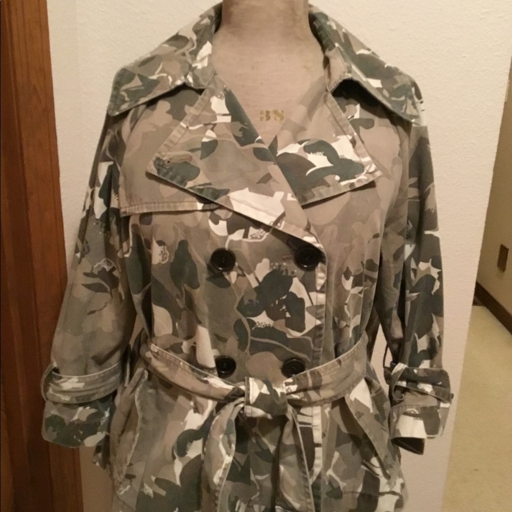 Fabulous BCBG Cameo Trench Jacket